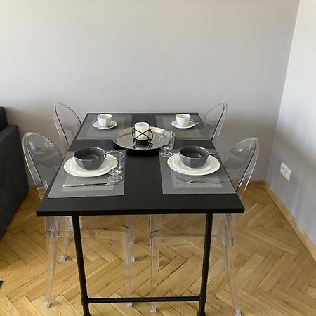 Appartement Apartament Emilian à Varsovie Extérieur photo